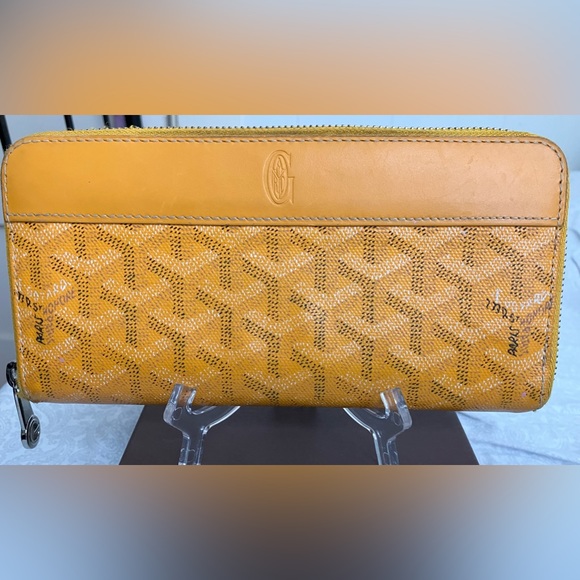 Goyard Handbags - Authentic Goyard Yellow Matignon Continental wallet